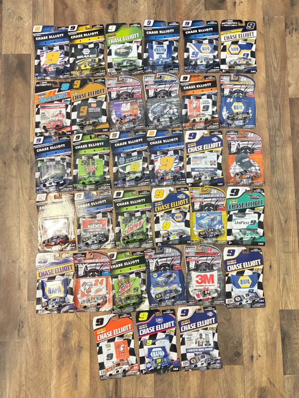 Chase Elliott 1/64 Diecast Lot NASCAR Authentics Lionel NAPA Hooters 33 Cars